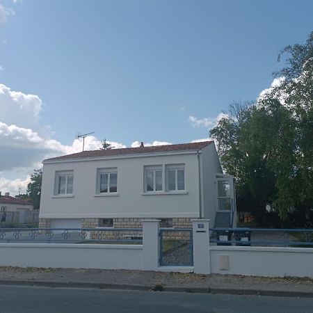 Charmante Maison Entre Mer Et Campagne La Jarrie Exterior foto